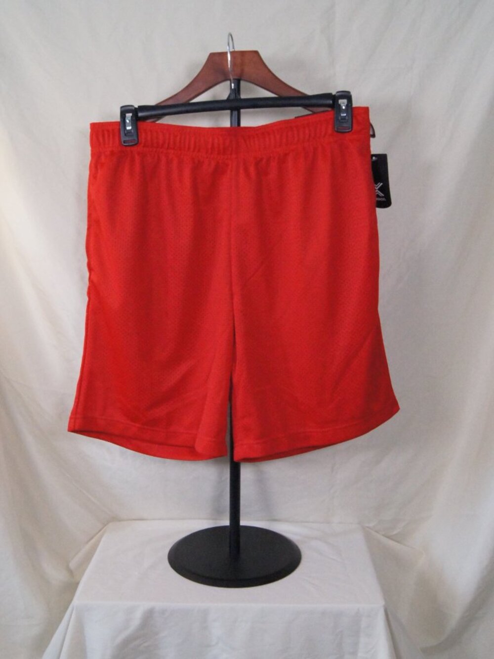 Xersion Red Basketball Shorts — Performance Mesh — Regular Fit — Size L